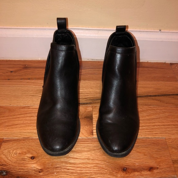 Size 7 Merona booties! - Picture 3 of 5